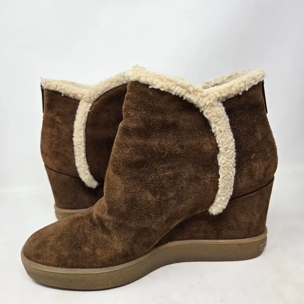 AQUATALIA Suede Charlie Wedge Booties Size‎ 8.5 Sherpa Lined Boots